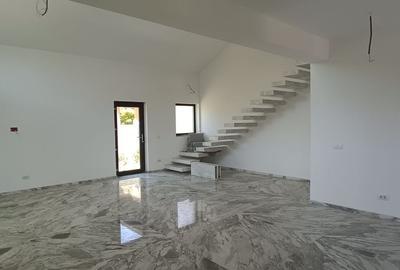 Casă cu 4 camere cu Teren 378 Mp în Malu Mare - 8