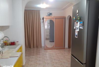 Apartament cu 3 camere în Rahova