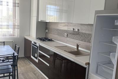 Apartament cu 2 camere decomandat în Metalurgiei