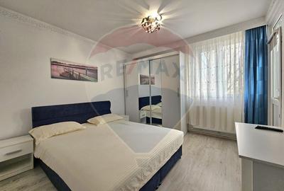 Apartament cu 2 camere circular, mobilat în City Park Mall