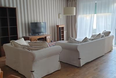 Apartament cu 3 camere decomandat în Sisești