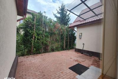 Casă cu 4 camere decomandat în Grigorescu
