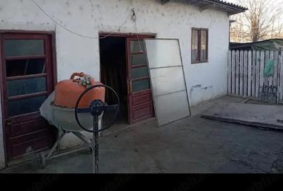 Casă cu Teren 1000 Mp în Iazu - 1