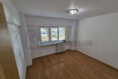 Apartament cu 3 camere decomandat, mobilat în Calea Călărașilor