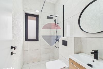Casă cu 5 camere cu Teren 352 Mp în Central