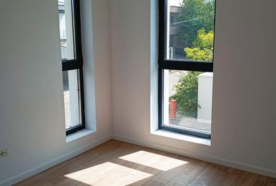 Casă cu 5 camere cu Teren 315 Mp în Tunari