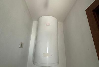 Apartament cu 3 camere decomandat în Berzasca