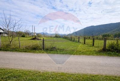 Teren de 1053 mp, în Central - 3