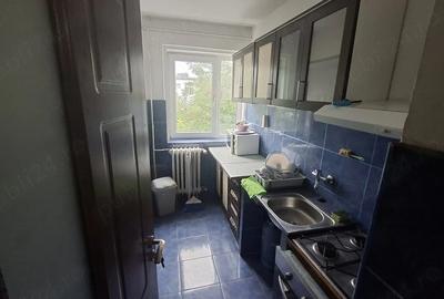 Apartament cu 2 camere semidecomandat în Km 4