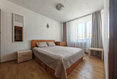 Apartament cu 3 camere semidecomandat în Colentina
