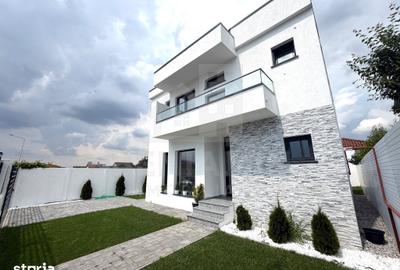 Casă cu 5 camere cu Teren 301 Mp în Cârcea
