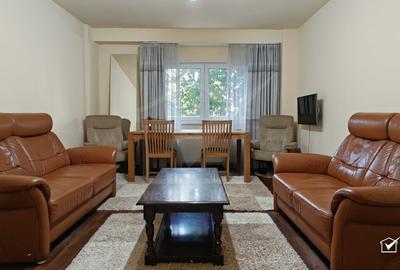 Apartament cu 3 camere decomandat, mobilat în Central