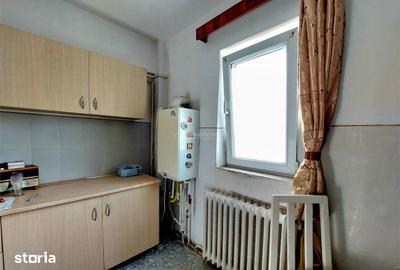 Apartament cu 3 camere decomandat în Piața - 10