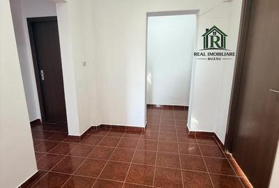Apartament cu 3 camere decomandat în Micro 5 - 5