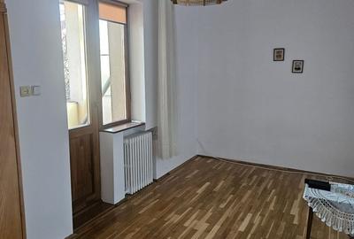 Casă cu 4 camere cu Teren 350 Mp în Andrei Mureșanu