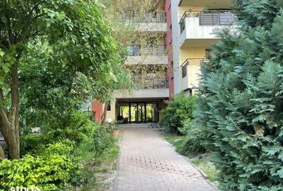 Apartament cu 4 camere, mobilat în Tei