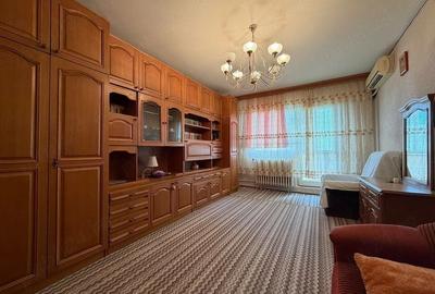 Apartament cu 2 camere decomandat, mobilat în Lacul Tei
