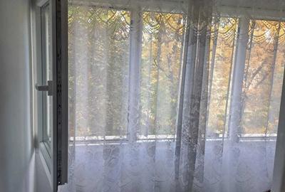 Garsonieră semidecomandată în Apărătorii Patriei