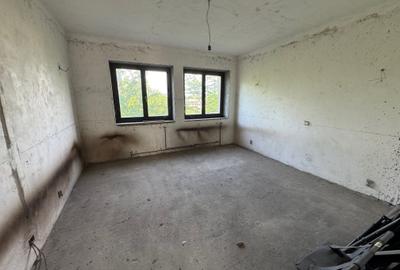Casă cu 11 camere cu Canalizare în Brănești - 16