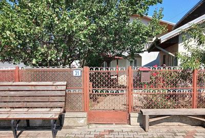 Casă cu 4 camere cu Teren 450 Mp în Bolintin-Deal