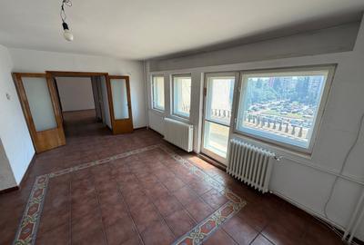 Apartament cu 5 camere semidecomandat în P-ța Unirii - 2