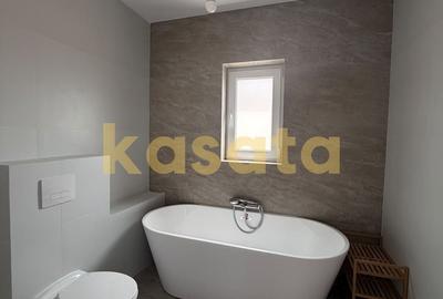 Casă cu 4 camere cu Teren 435 Mp în Domnești