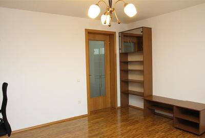 Apartament cu 2 camere decomandat în 1 Decembrie 1918