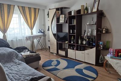 Apartament cu 3 camere decomandat, mobilat în Km 5 - 5