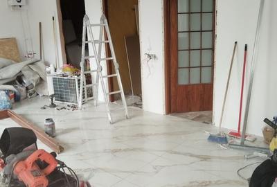 Casă cu 3 camere cu Teren 5800 Mp în Central - 1