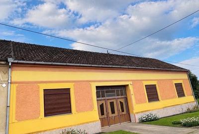Casă cu 8 camere cu Teren 1470 Mp în Central