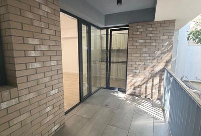 Apartament cu 2 camere decomandat în Universitate