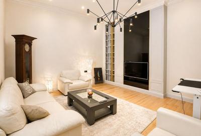 Apartament cu 3 camere semidecomandat, mobilat în Ultracentral