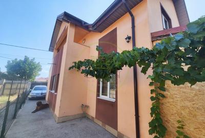 Casă individuală cu 5 camere cu Teren 233 Mp în Brestei