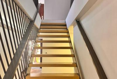 Casă cu 5 camere cu Teren 550 Mp în Zorilor