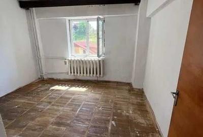 Casă cu 3 camere decomandat în Radu Negru - 7
