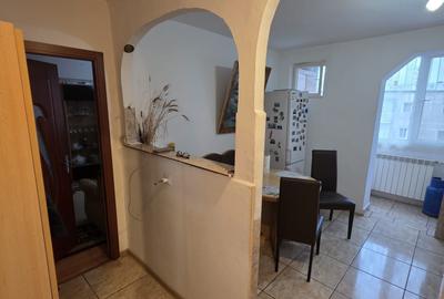 Apartament cu 3 camere semidecomandat în Central - 5