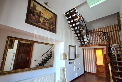 Apartament cu 4 camere semidecomandat în Central
