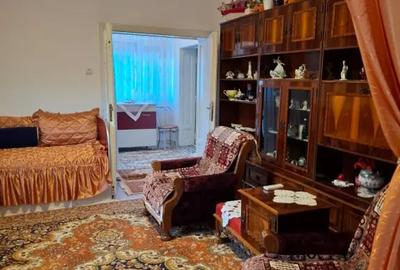 Casă cu 4 camere în Ghioroc