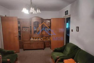 Apartament cu 3 camere semidecomandat, mobilat în Câmpia Libertății