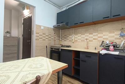 Apartament cu 2 camere semidecomandat în Piața Centrală