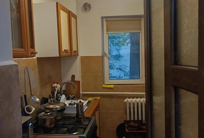 Apartament cu 3 camere semidecomandat în Mircea cel Bătrân - 1