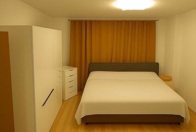 Apartament cu 4 camere decomandat în Tractorul