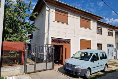 Casă cu 5 camere cu Teren 200 Mp în Central - 2