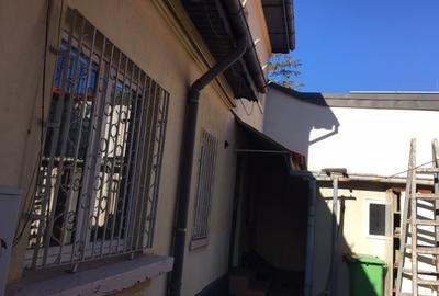 Casă cu 6 camere cu Canalizare în Decebal - 8