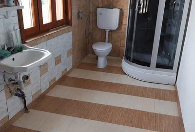 Casă cu 5 camere cu Teren 900 Mp în Hilița
