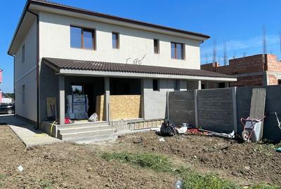 Duplex cu 4 camere cu Teren 305 Mp în Ghiroda - 1