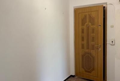 Apartament cu 3 camere semidecomandat în Berceni - 9