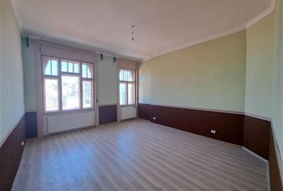 Apartament cu 3 camere decomandat în Semicentral - 6