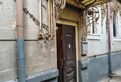 Casă cu 4 camere cu Canalizare în Cișmigiu