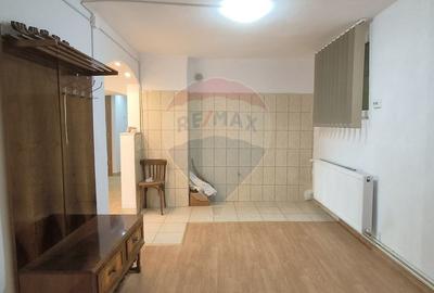 Apartament cu 4 camere decomandat în Central - 7